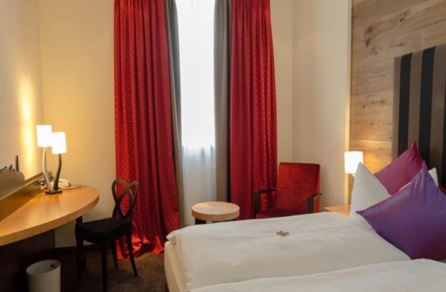 Hotel Post Burghausen Eksteriør billede